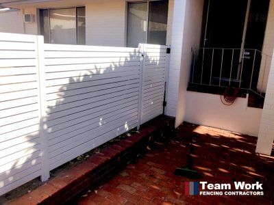 White Horizontal EZI Slat Fence with Gate Perth
